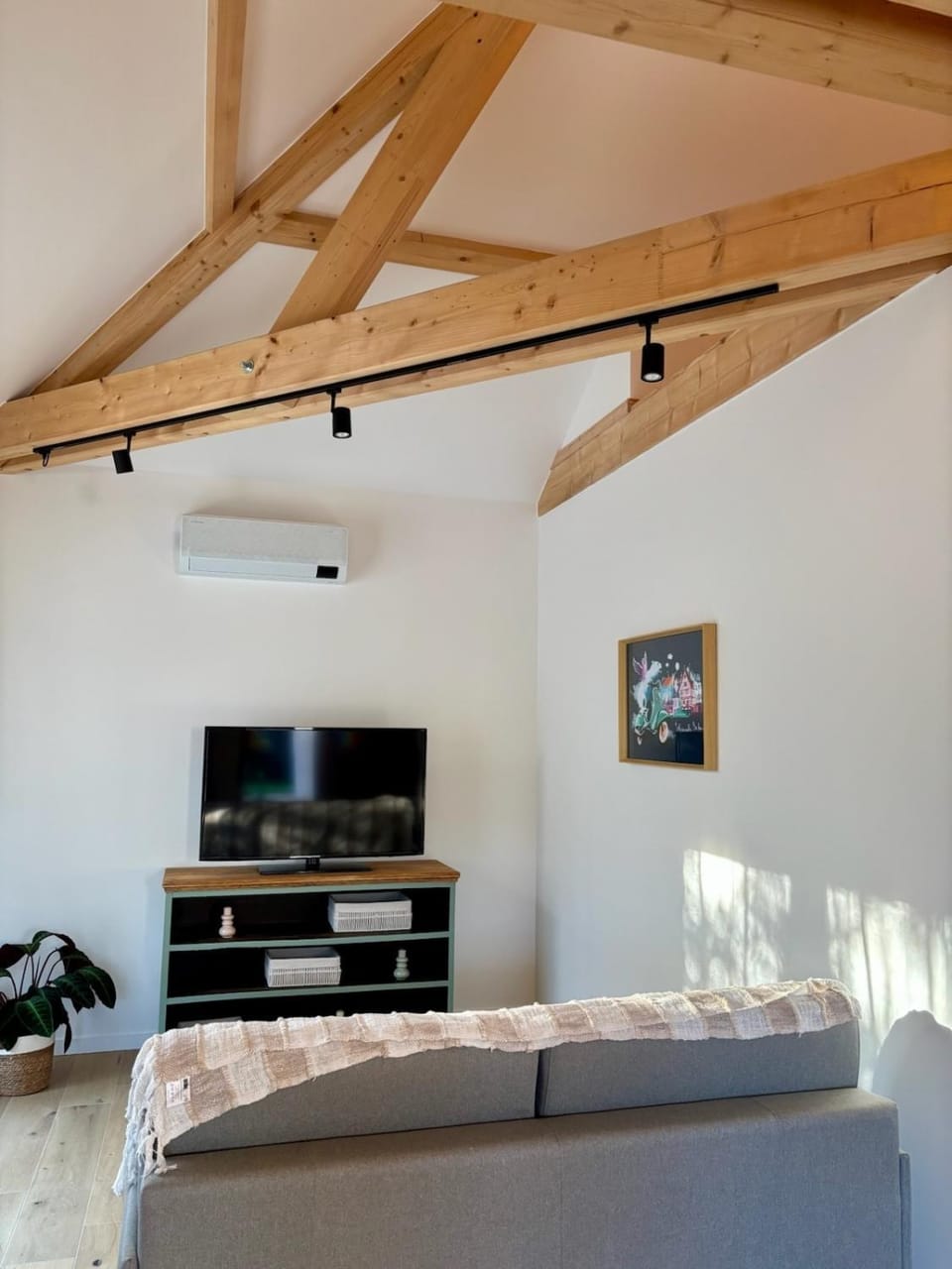 Communal lounge/ TV room