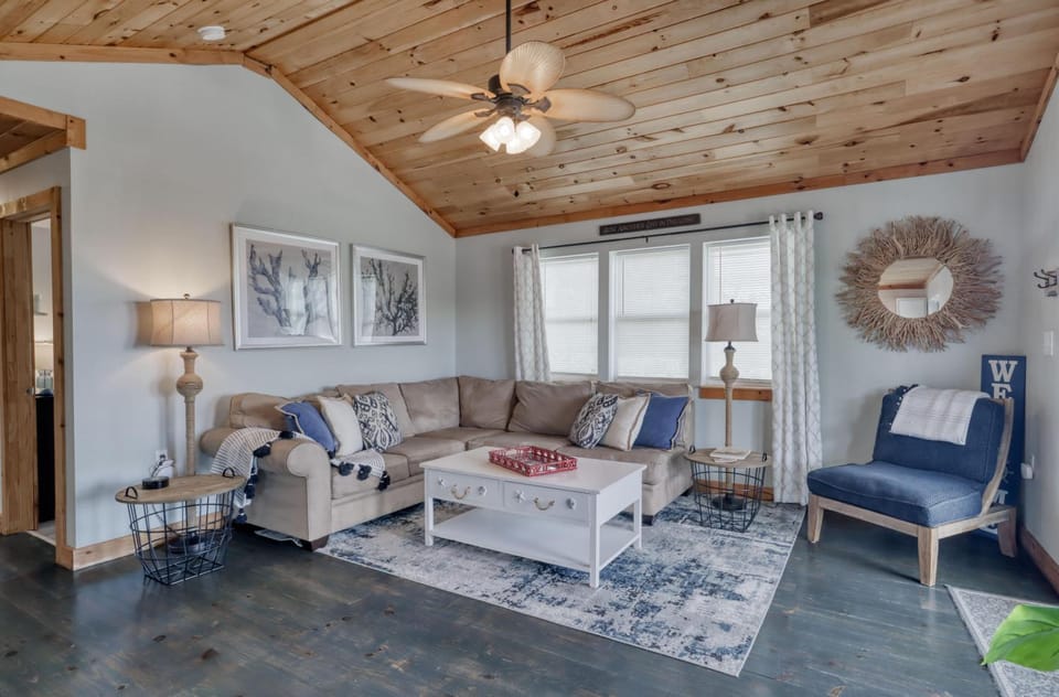Whitesands Beach House - North House in Alabama