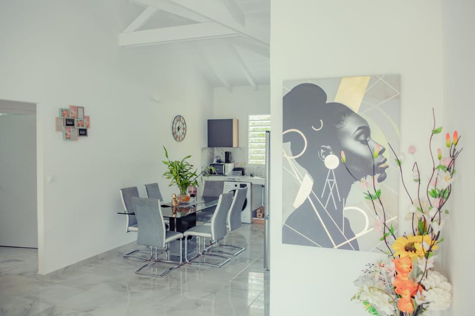 Communal lounge/ TV room, Living room, Dining area