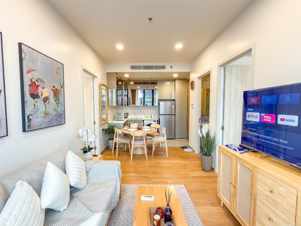 Bangkok High-Floor Luxury Suite 2 Bedrooms 2 Bathrooms King & Queen Bed Sky Pool Heart of Siam District 曼谷高层奢华套房 两卧两卫 特大床 大床 无边泳池 坐落暹罗商圈核心 Apartment in Bangkok