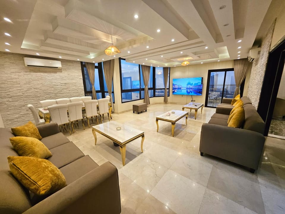 Living room, Photo of the whole room, Seating area, Dining area