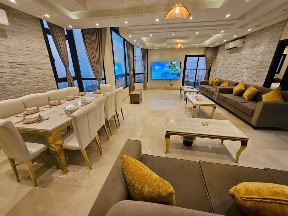 Living room, Seating area