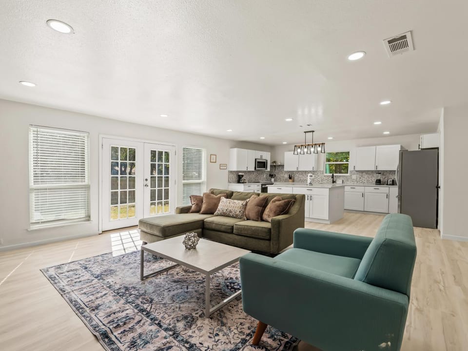 Spacious 4 Bedroom Family Retreat in the Heart of McKinney, TX House in McKinney