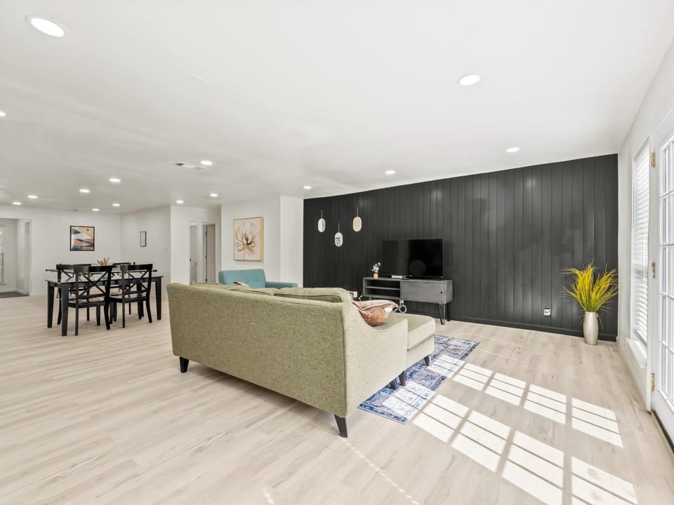 Spacious 4 Bedroom Family Retreat in the Heart of McKinney, TX House in McKinney