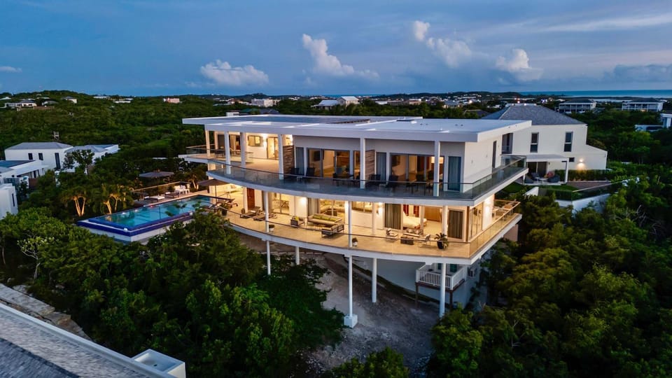Skyline Villas - Villa Skyline with stunning Ocean View Villa in Turks and Caicos Islands