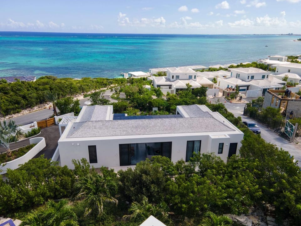 Skyline Villas - Villa Luna Oceanfront with Private Pool Villa in Turks and Caicos Islands