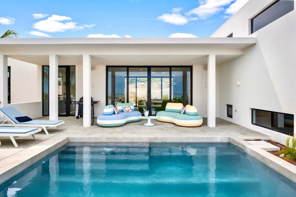 Patio, Pool view, Swimming pool, sunbed