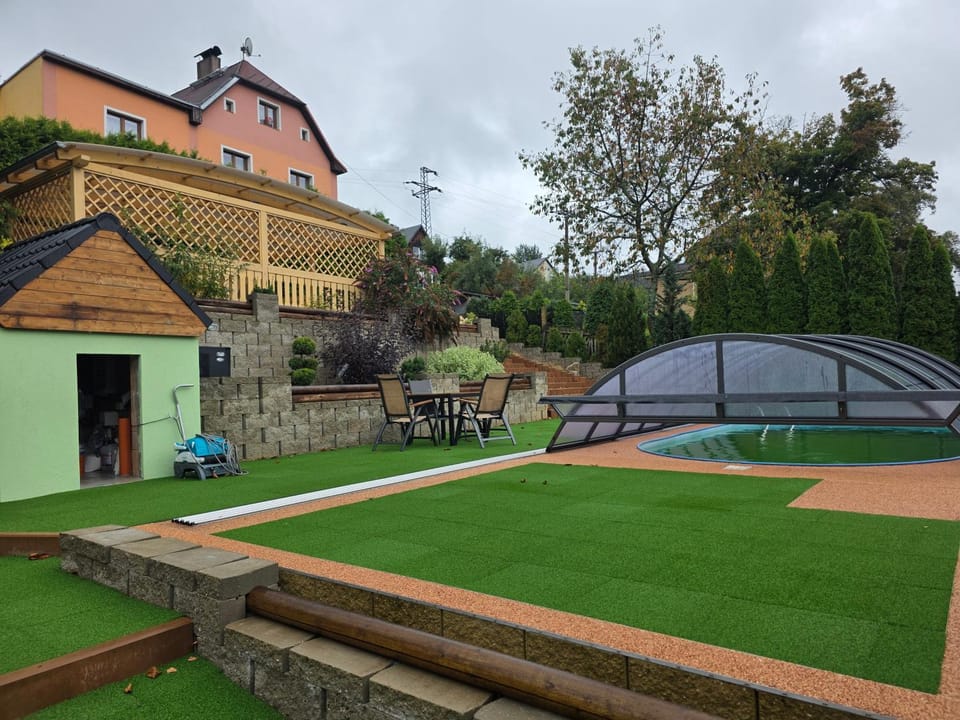Garden, Swimming pool