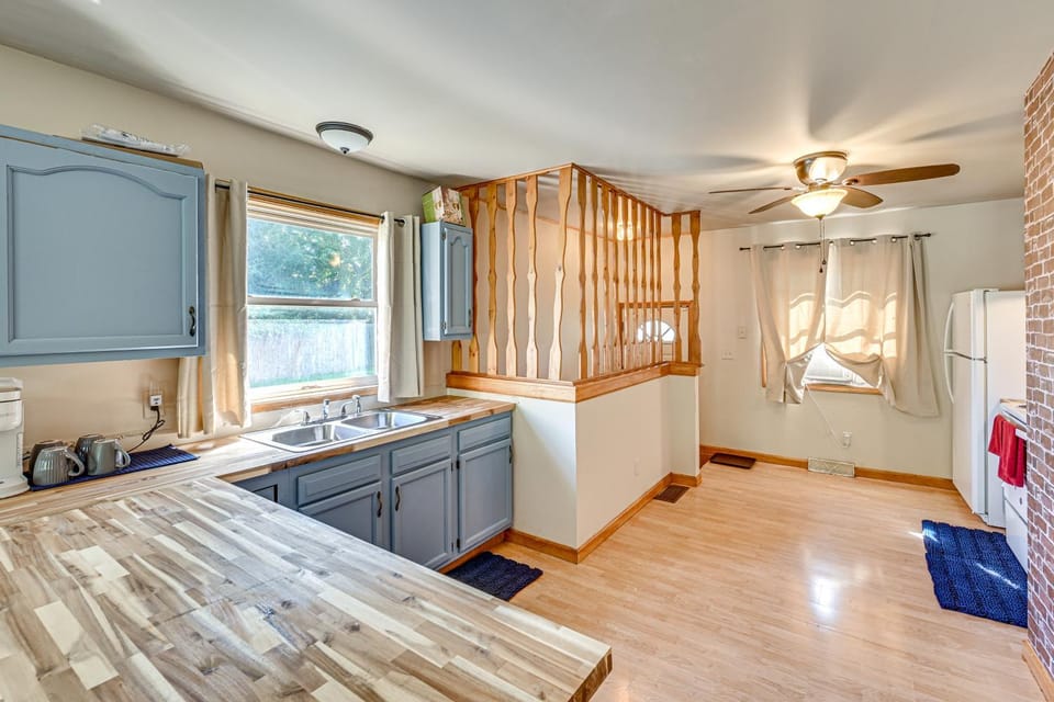 4 Mi to Lake Michigan: Updated Benton Harbor Home! House in Benton Harbor
