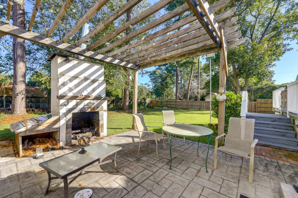 Spacious New Bern Home w/ Yard: 2 Mi to Riverfront House in New Bern
