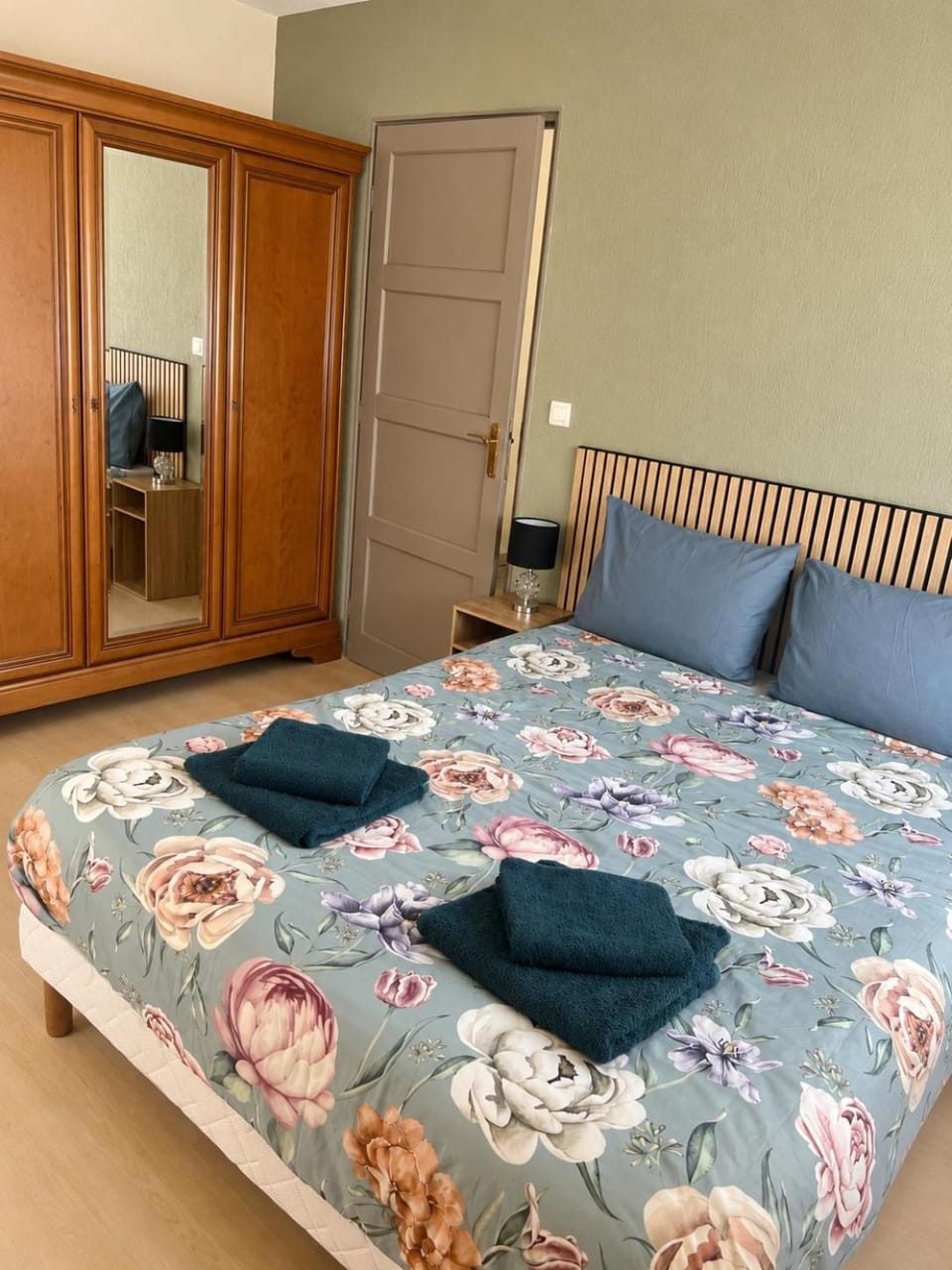 Bed, Photo of the whole room, Bedroom, towels, wardrobe