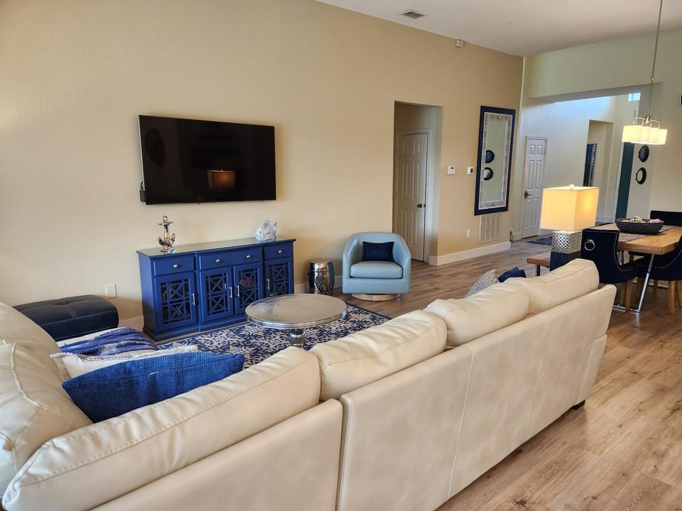 TV and multimedia, Seating area