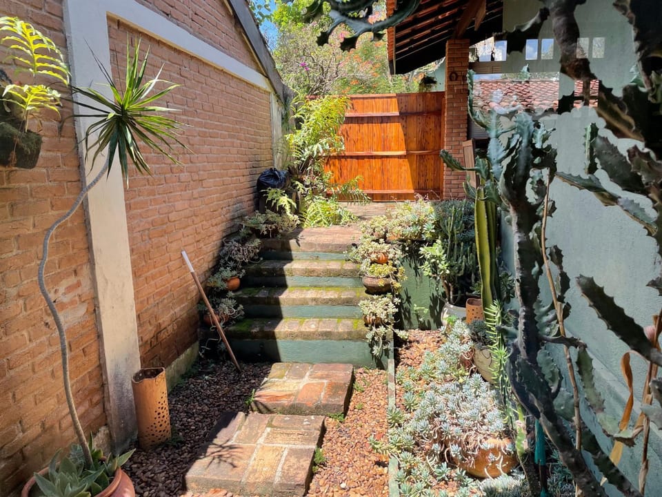 Casinha bem localizada em meio a natureza Bed and Breakfast in Atibaia
