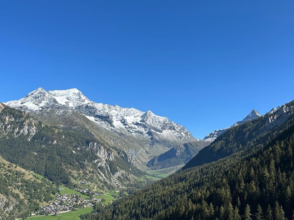 Nearby landmark, Day, Natural landscape, Hiking, Hiking, Cycling, Cycling, Mountain view