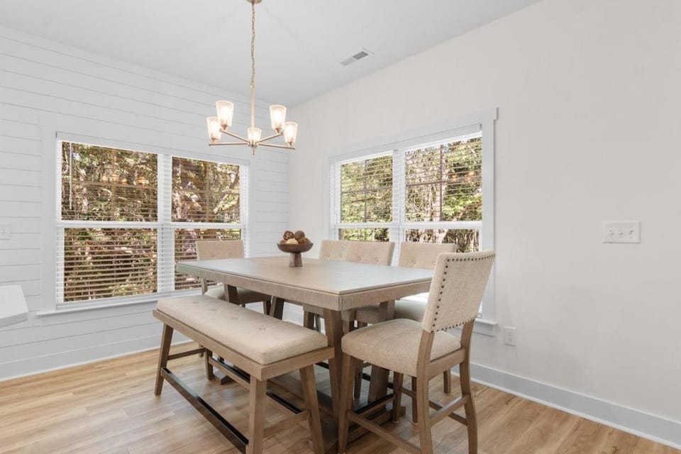 Munn Hub Live the Dream 4 Bdrm Home with Pool House in Pawleys Island