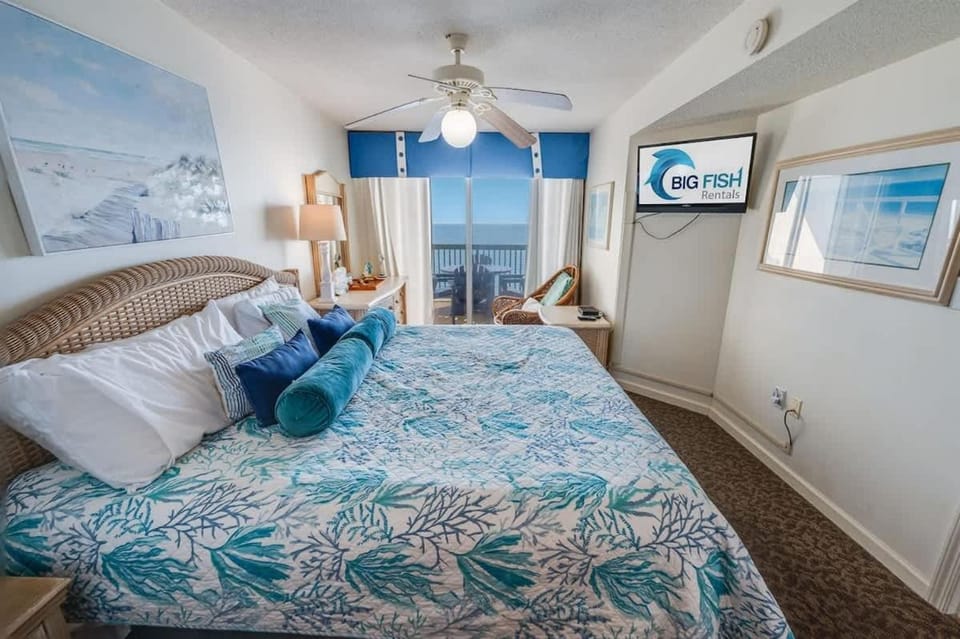 New Private 4BR Ashworth, Direct Oceanfront Views House in North Myrtle Beach