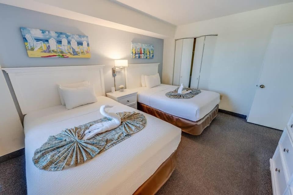 2BR Direct Oceanfront at Beach Cove Resort wPools House in North Myrtle Beach