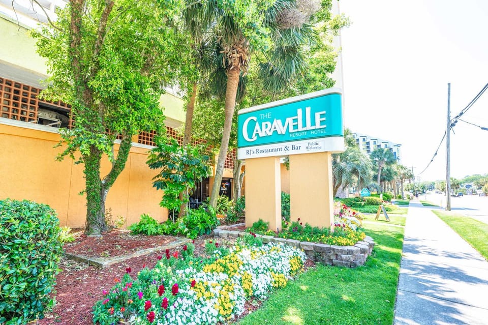 New Caravelle Resort 1BR Honeymoon Suite Pools! House in Myrtle Beach
