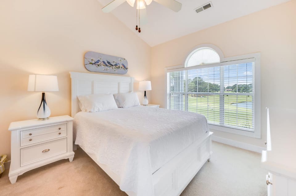NEW, Large 2 BR at Magnolia Place,Golf Course View House in Carolina Forest