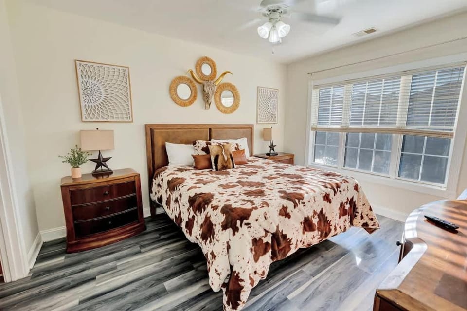 NEW - Large 2 BR at Magnolia Pointe w Nice Pools! House in Myrtle Beach