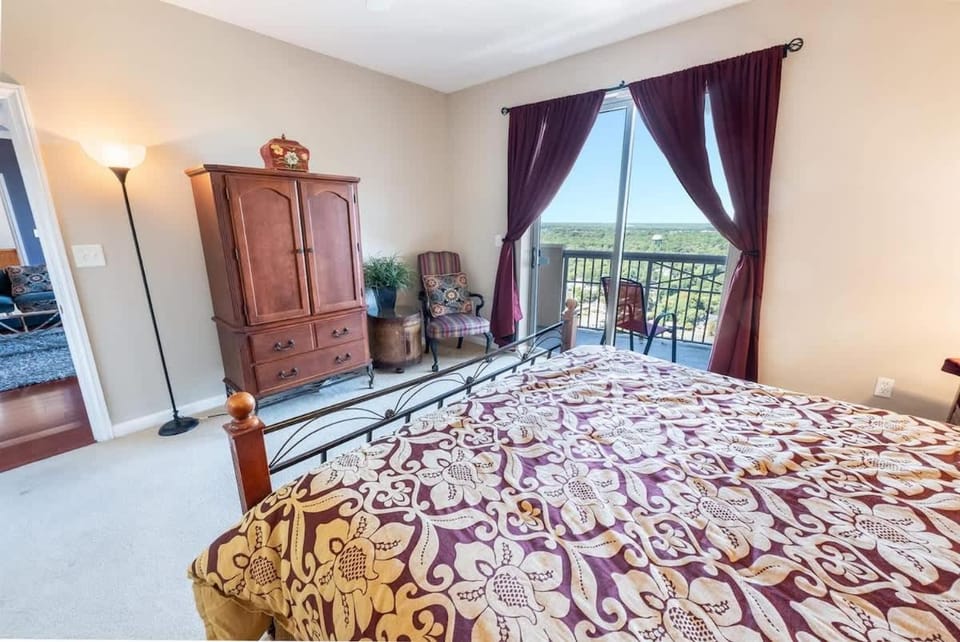 4BR Margate Towers, Nice, Upgraded,Private Balcony House in South Carolina