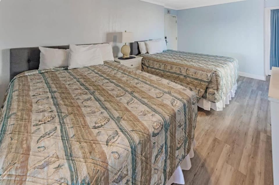 1BR Direct Oceanfront Views at Palms - Nice Pools! House in Myrtle Beach