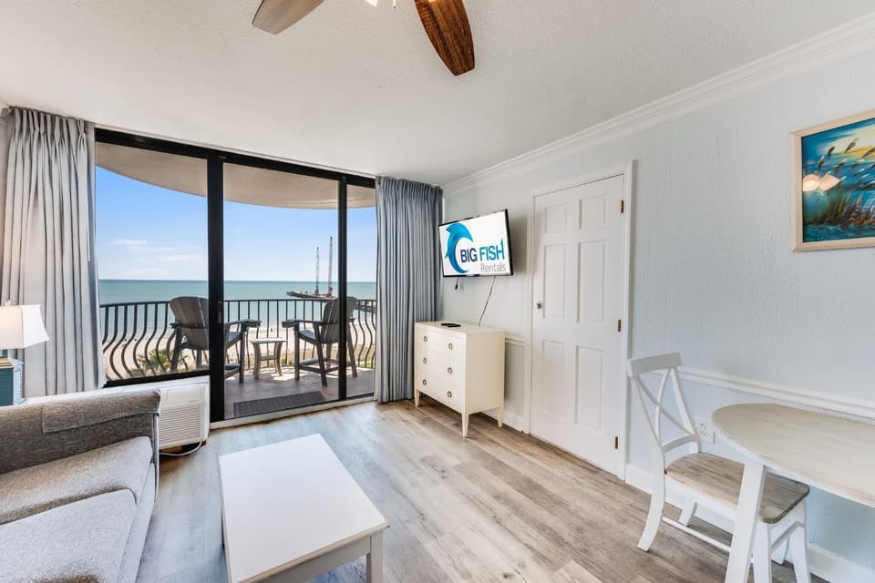 Direct 1BR Oceanfront Views at Palms Nice Pools! House in Myrtle Beach