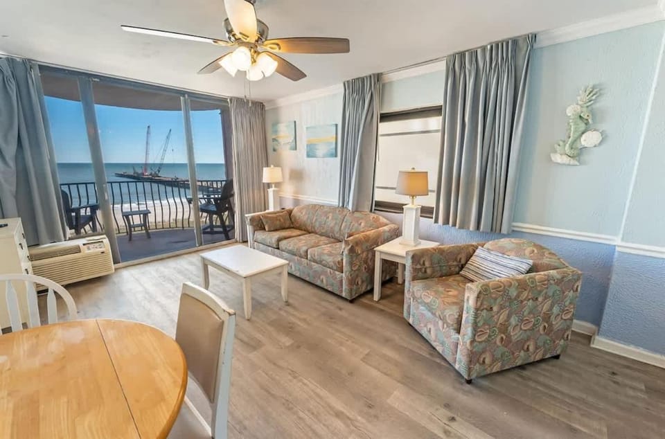 Direct Oceanfront 1BR Palms - Nice Pools & Views! House in Myrtle Beach