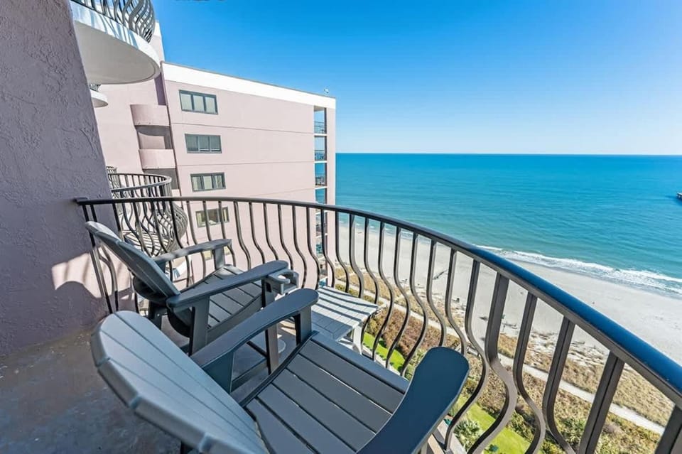 Direct 1BR Oceanfront Views at Palms Nice Pools! House in Myrtle Beach