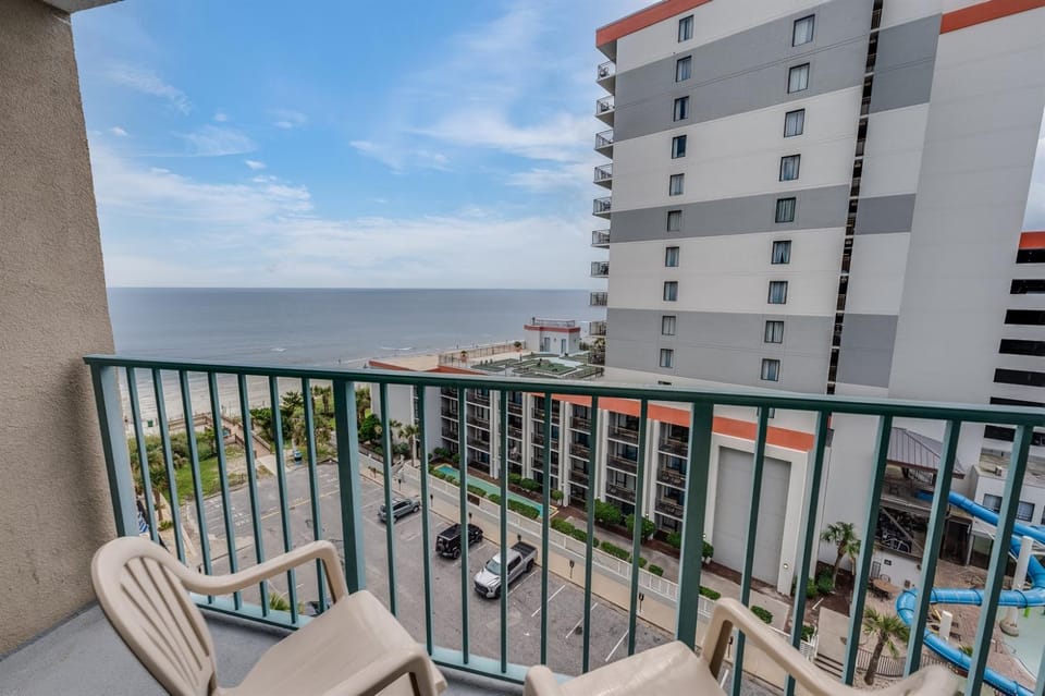 Breathtaking Ocean Views and Pools Coastal Haven! Apartment in Myrtle Beach