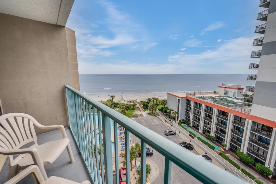 Breathtaking Ocean Views and Pools Coastal Haven! Apartment in Myrtle Beach
