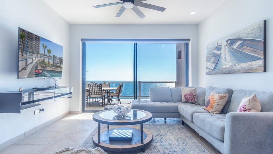 TV and multimedia, Living room, Seating area, Sea view