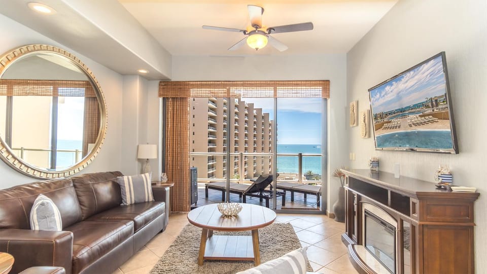 TV and multimedia, Living room, Seating area, Sea view