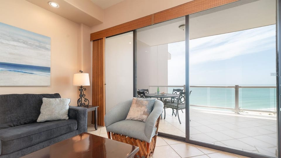 Balcony/Terrace, Living room, Seating area, Sea view