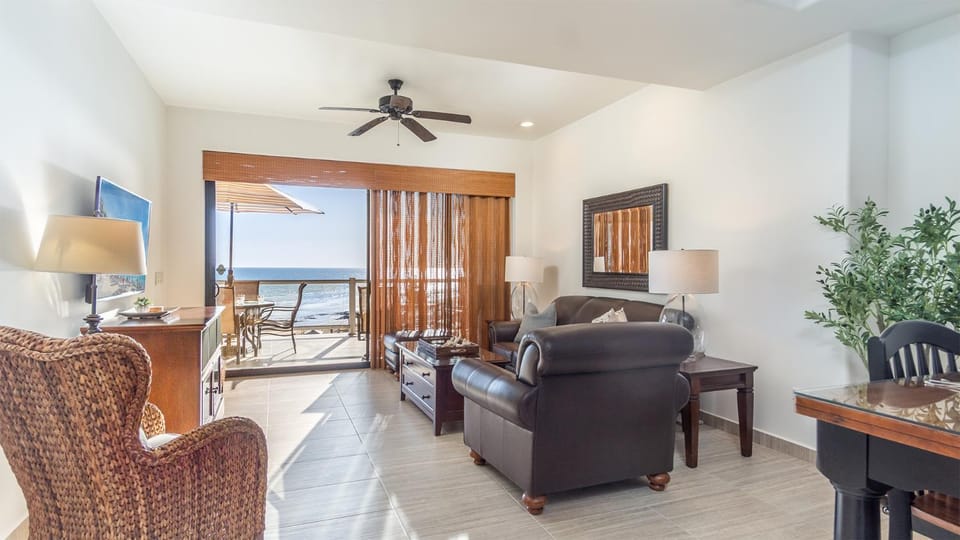 TV and multimedia, Living room, Seating area, Sea view