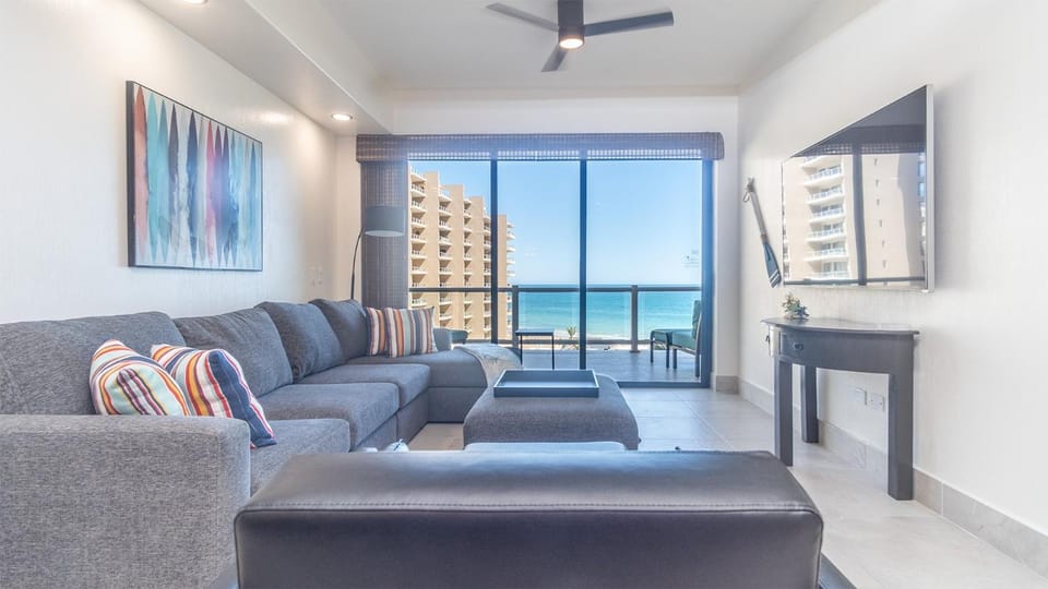 TV and multimedia, Living room, Seating area, Sea view