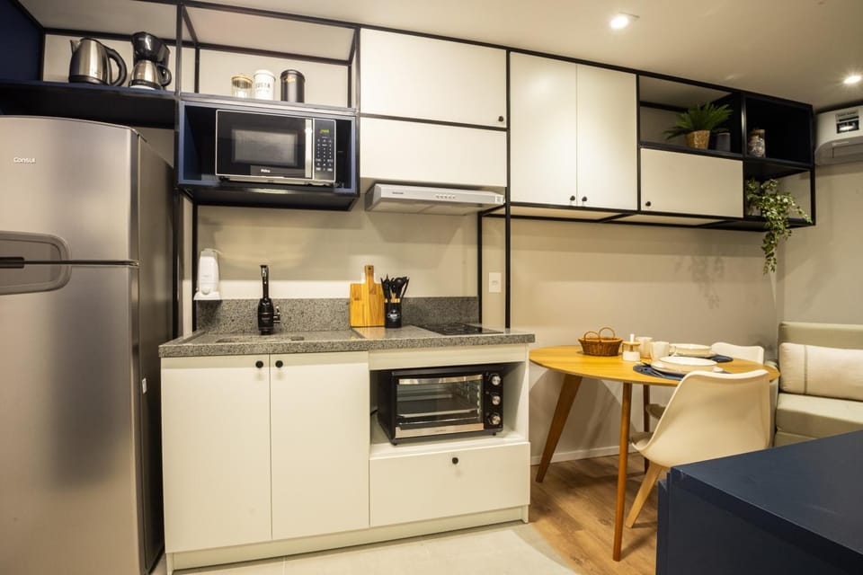 Kitchen or kitchenette, Dining area, oven, pet friendly, stove