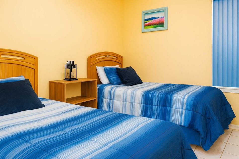 BBQ ok Ground Floor Duplex 1-2 block to Beach House in South Padre Island