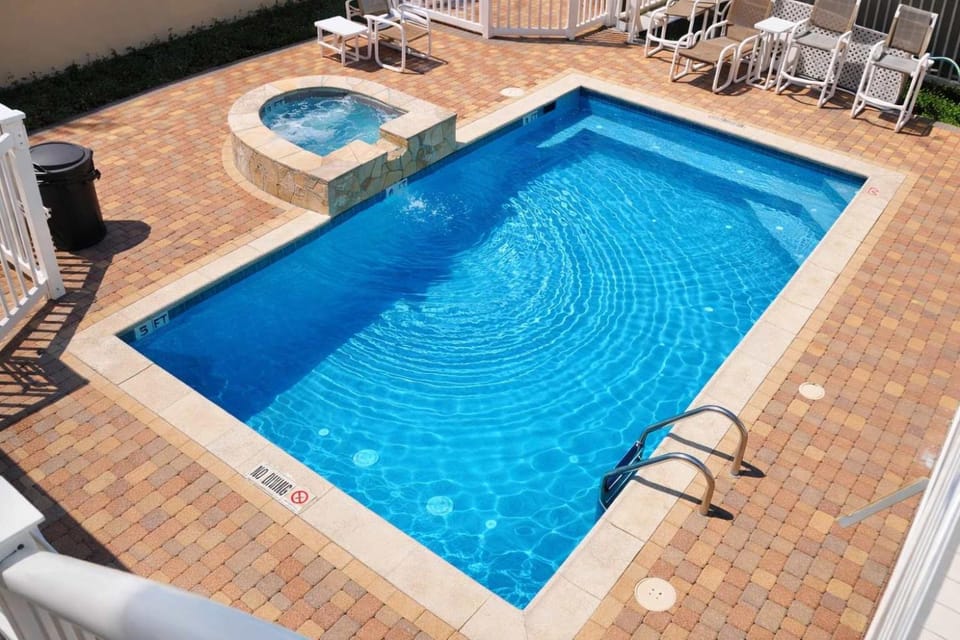 Fresh Like New Patio to Pool Walk to Beach Apartment in South Padre Island