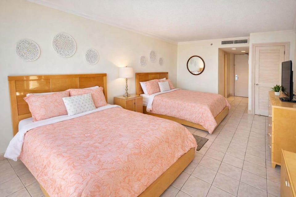 Heated Pool Sleeps Many Beachfront Resort Apartment in South Padre Island