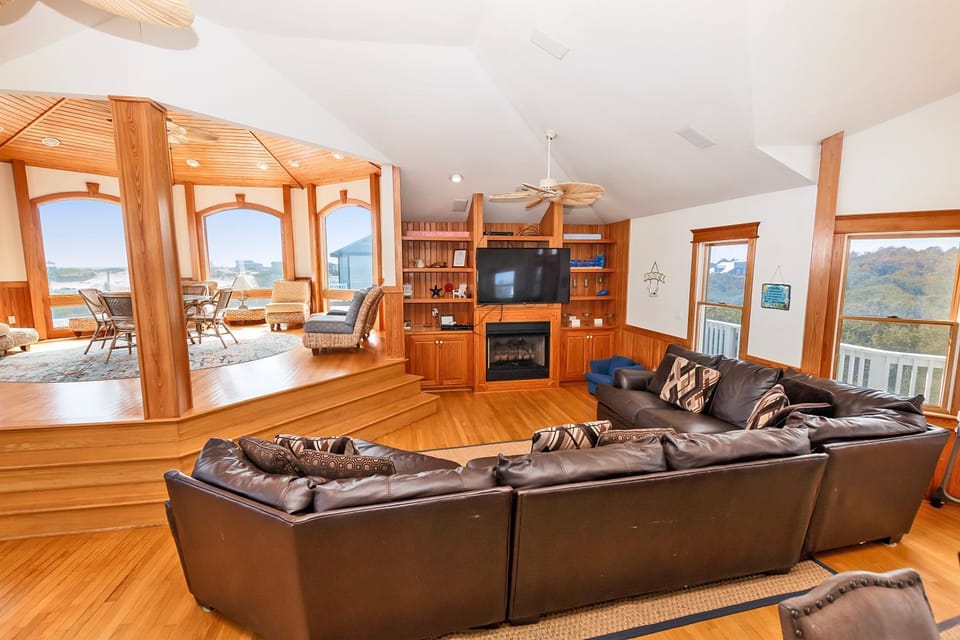 SEMI-OCEANFRONT, Wild Horses, Private Pool-4x2238, Finally Here House in Carova Beach