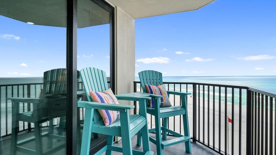 Steps to the beach and amazing views! Apartment in Panama City Beach
