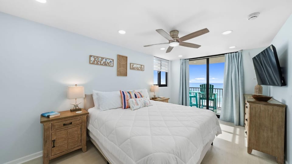 Steps to the beach and amazing views! Apartment in Panama City Beach