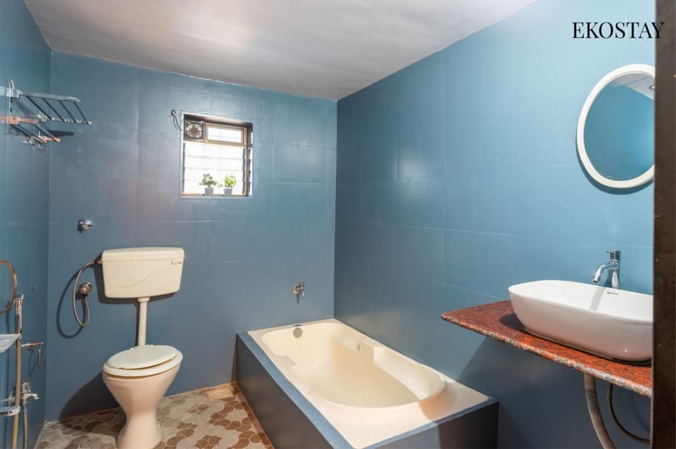 Toilet, Bathroom, Bath