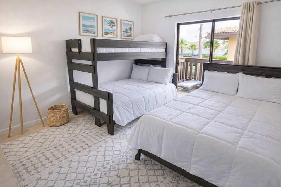 2nd Floor - Heated Pool - New Remodel - Beach Apartment in South Padre Island