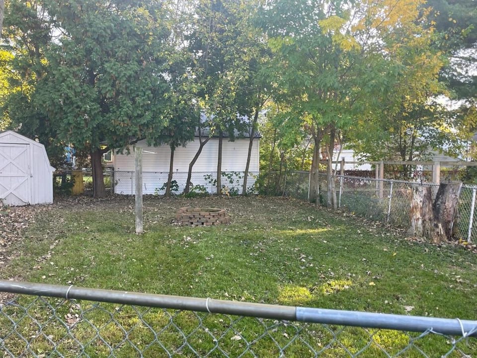 Quiet 3 Bedroom home Near downtown House in Lansing