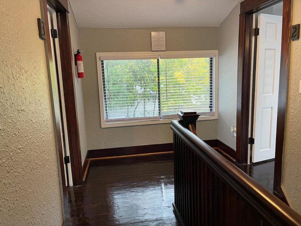 Quiet 3 Bedroom home Near downtown House in Lansing