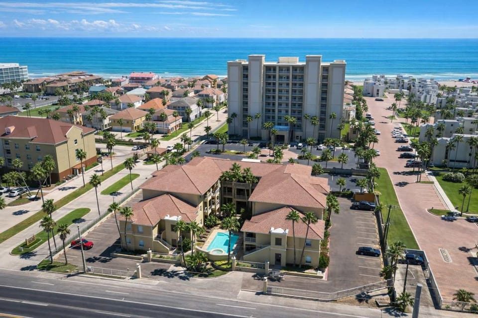 Pool Beach Access Near Claytons Private Apartment in South Padre Island
