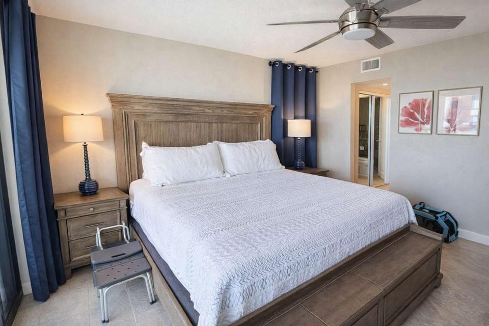 10 people Remodel On Beach Incredible Views Apartment in South Padre Island