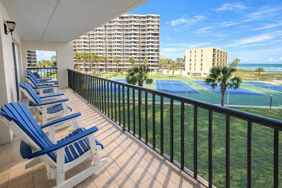 Direct Beach Very Large Gas BBQ Heated Pool Apartment in South Padre Island